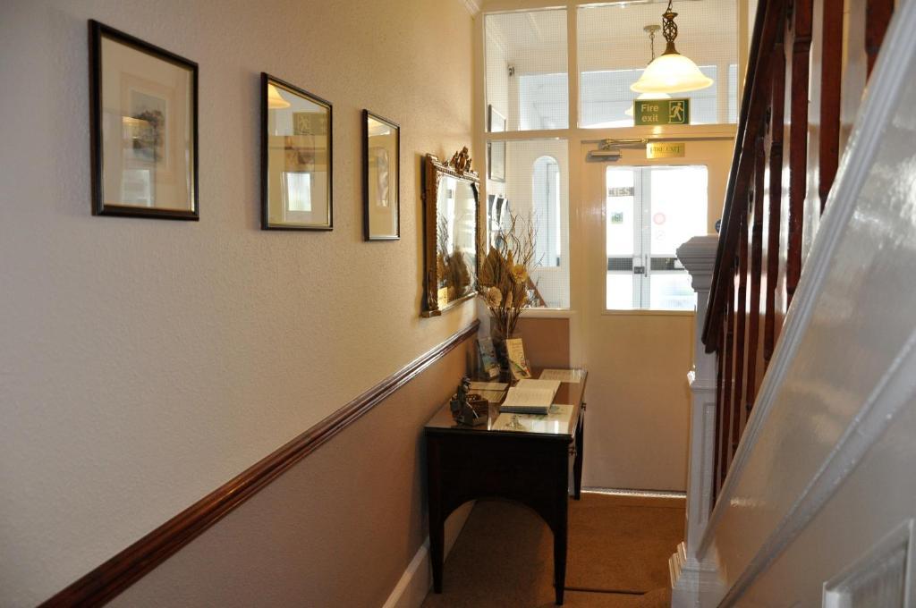 Chandos Premier Folkestone Bagian luar foto
