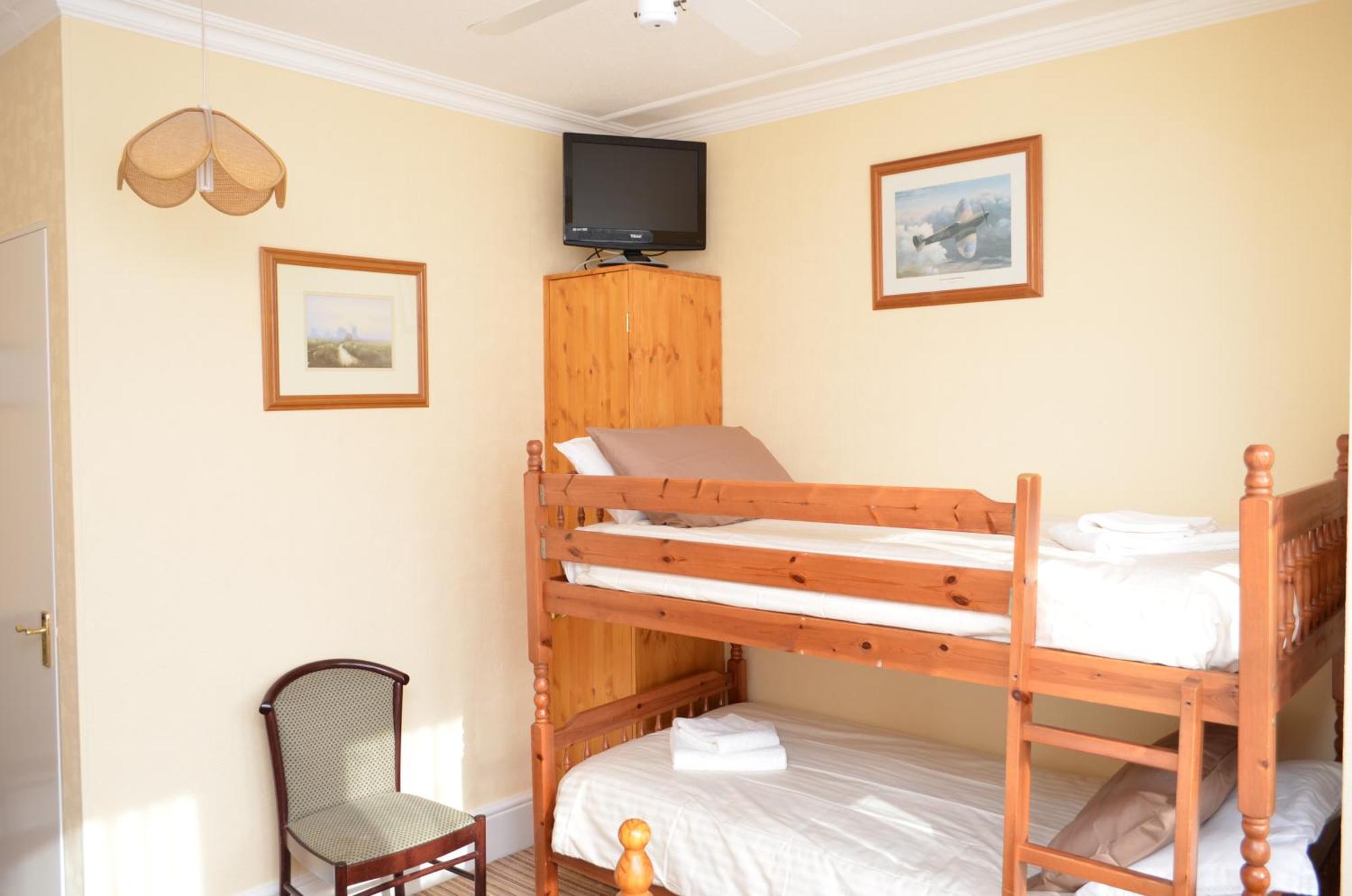 Chandos Premier Folkestone Bagian luar foto