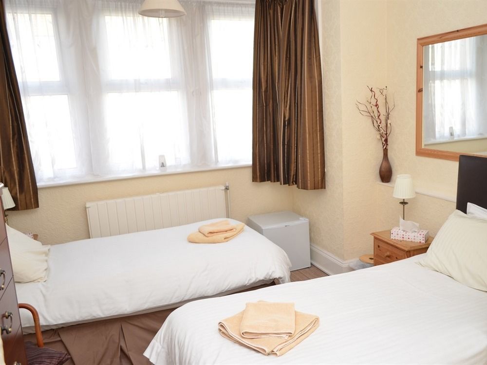 Chandos Premier Folkestone Bagian luar foto