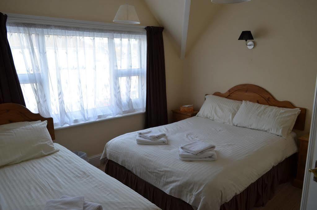 Chandos Premier Folkestone Bagian luar foto