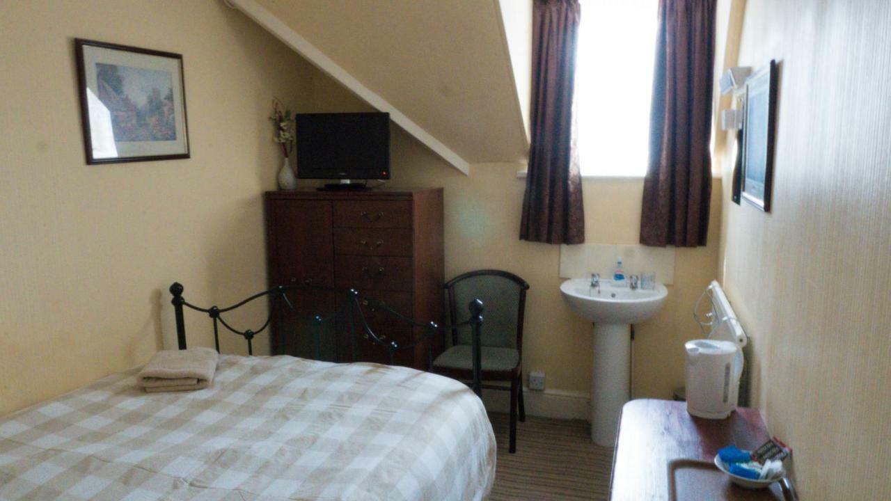 Chandos Premier Folkestone Bagian luar foto