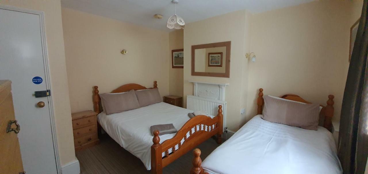 Chandos Premier Folkestone Bagian luar foto